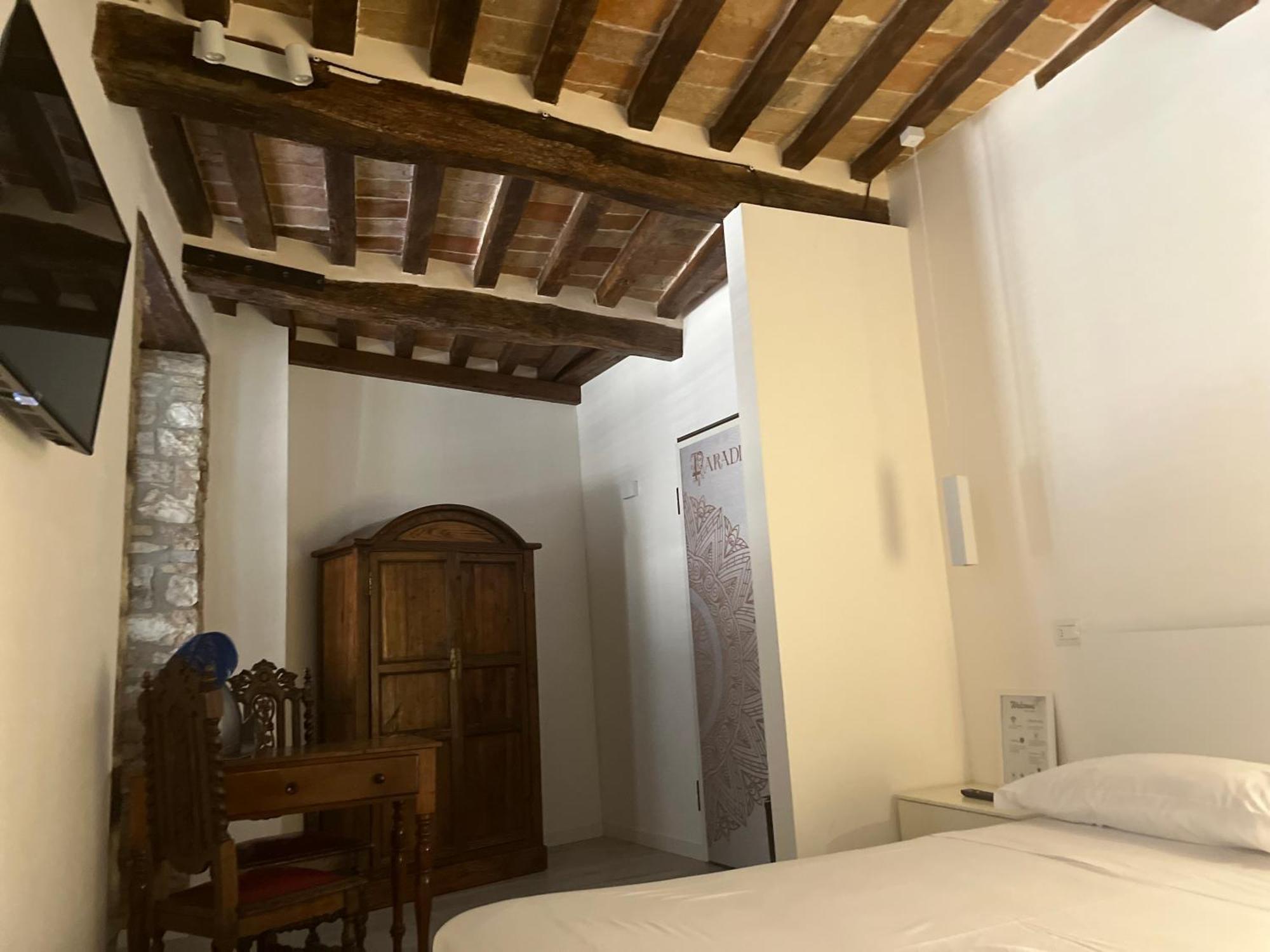 L'Inferno Di Dante Panzió Gubbio Szoba fotó