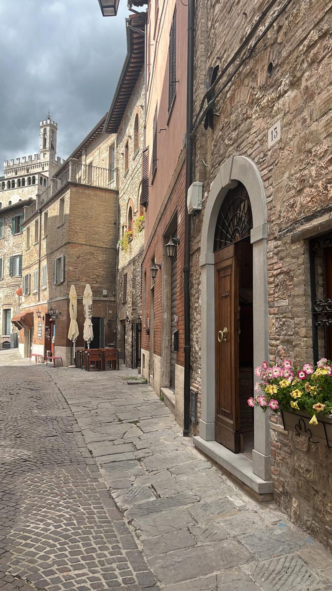 L'Inferno Di Dante Panzió Gubbio Kültér fotó