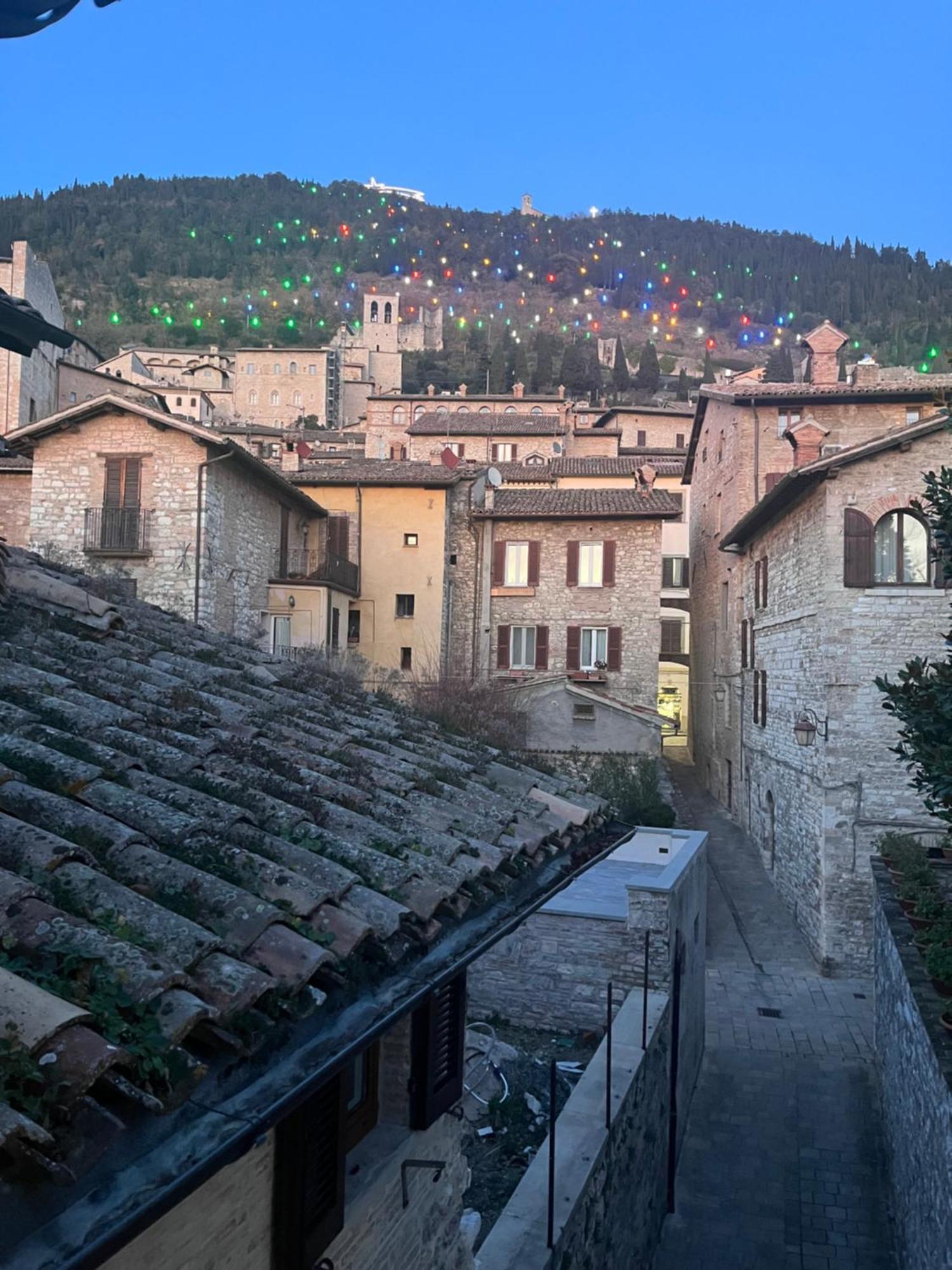 L'Inferno Di Dante Panzió Gubbio Kültér fotó